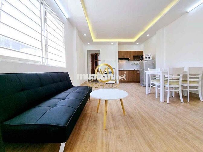 cho thuê căn hộ 2pn ban công sát quận 1