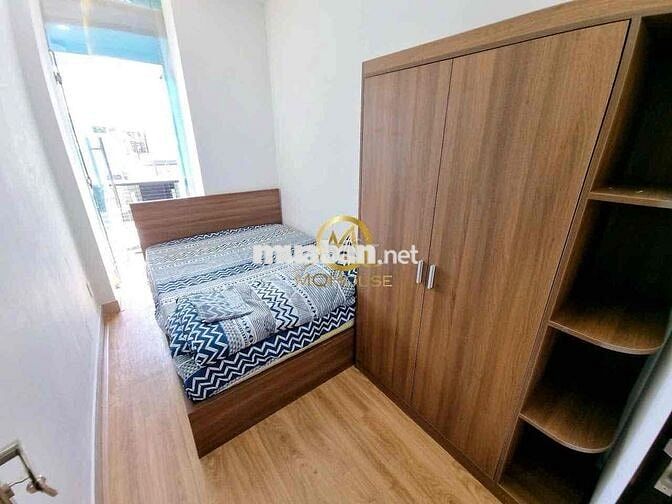 cho thuê căn hộ 2pn ban công sát quận 1