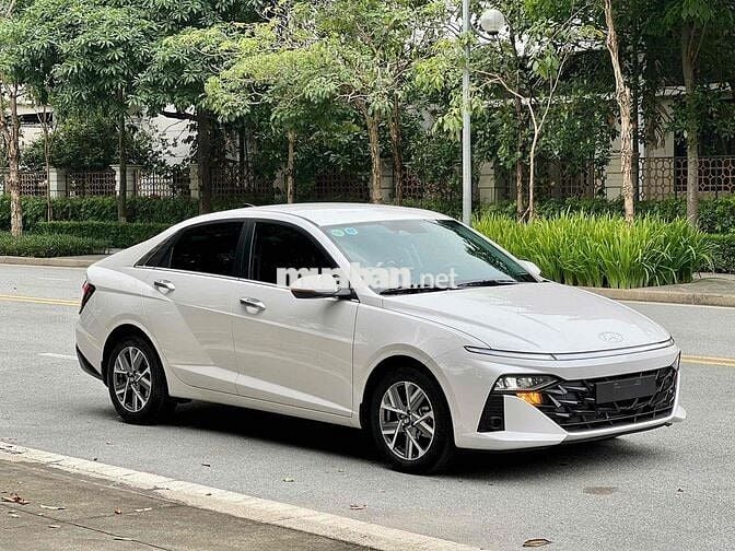 Hyundai Accent 2025 - 5000 km