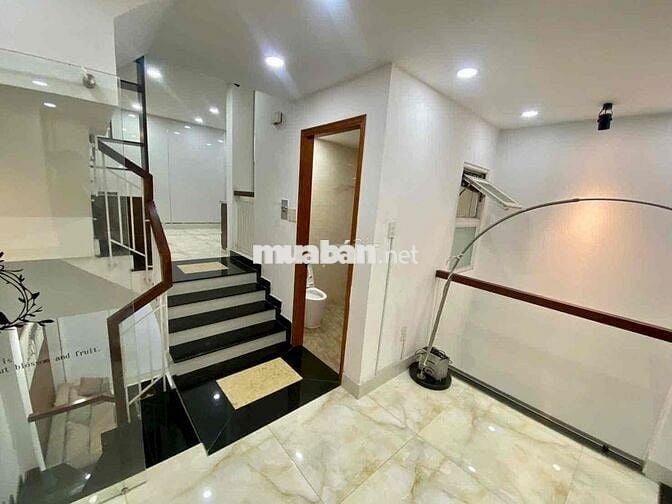 CHO THUÊ NHÀ MỚI FULL NT 4PN HẺM THÔNG KHU VIP NGUYỄN VĂN KHỐI P11 GV