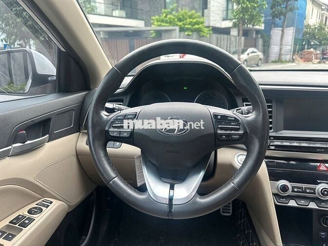 Hyundai Elantra 2021 màu trắng 2.0AT