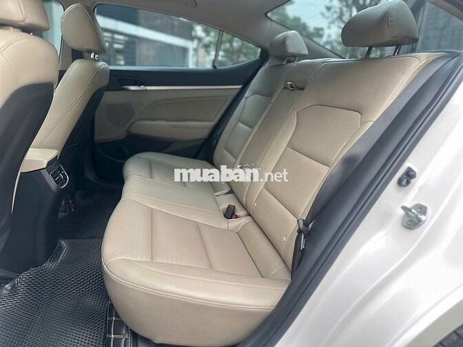 Hyundai Elantra 2021 màu trắng 2.0AT