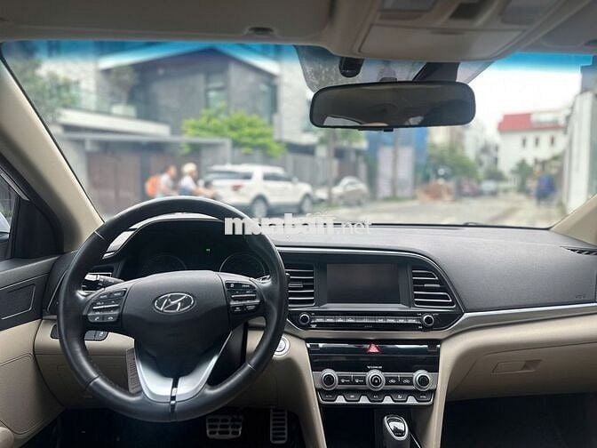Hyundai Elantra 2021 màu trắng 2.0AT