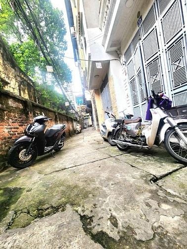 Chính chủ bán nhà ngõ 197 Hoàng Mai - lô góc - ô tô lý thuyết 