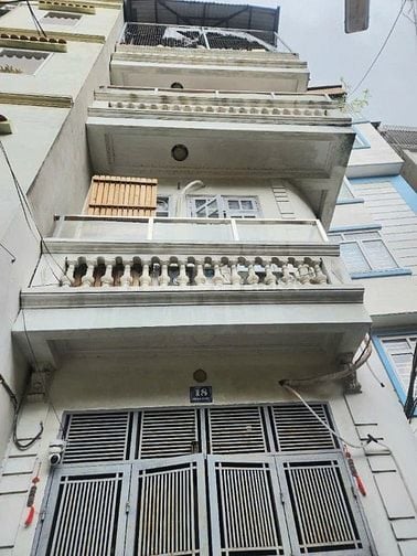 Chính chủ bán nhà ngõ 197 Hoàng Mai - lô góc - ô tô lý thuyết  Chính chủ bán nhà ngõ 197 Hoàng Mai - lô góc - ô tô lý thuyết