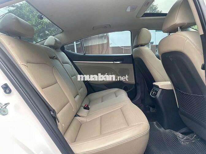 Hyundai Elantra 2021 màu trắng 2.0AT