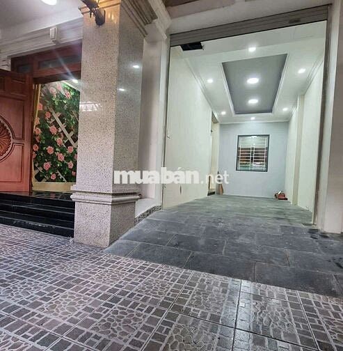 Cho thuê nhà Hà Huy Giáp Gara Ô tô 4 phòng ngủ Đường 12m vỉa hè