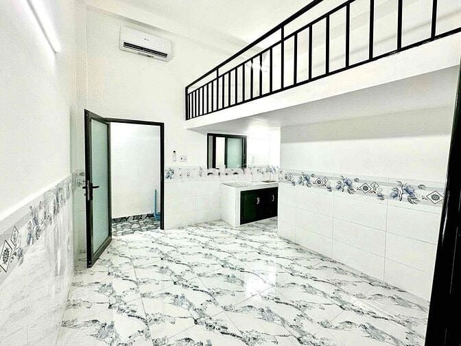 DUPLEX NGAY NGÃ 4 BỐN XÃ - GẦN ĐẦM SEN - ĐẦY ĐỦ TIỆN NGHI