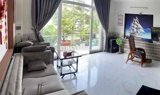 Nhà Chợ Phú Chánh 1 trệt 3 lầu sát góc chính chủ
