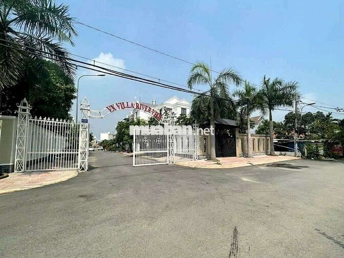 Cho thuê nhà Hà Huy Giáp Gara Ô tô 4 phòng ngủ Đường 12m vỉa hè