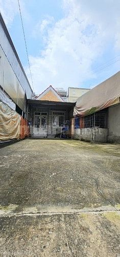 nhà cấp 4 gần đường Nguyễn Du, P Dĩ An , TP Hồ Chí Minh 