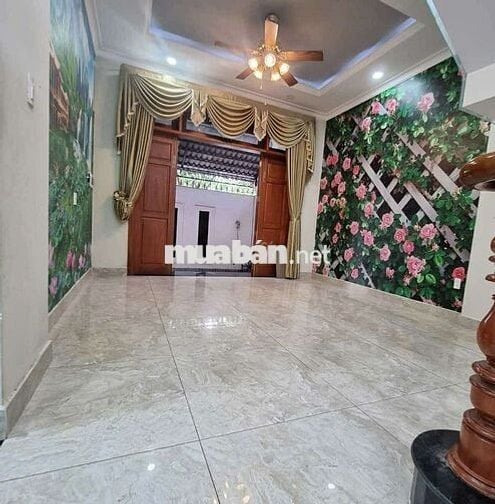 Cho thuê nhà Hà Huy Giáp Gara Ô tô 4 phòng ngủ Đường 12m vỉa hè