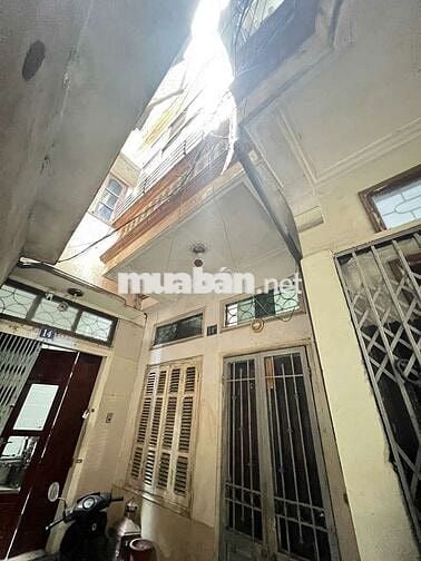 Cần cho thuê tầng 3 nhà phố trần khát chân
