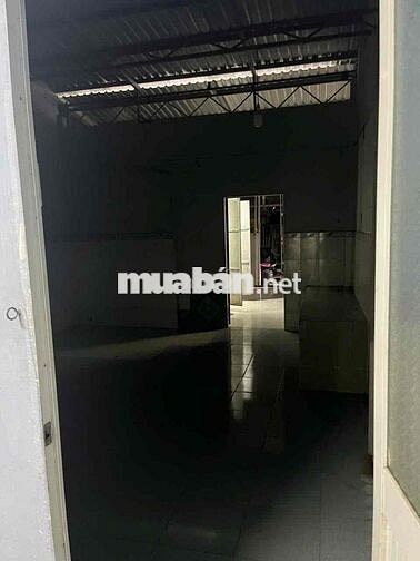 Nhà 250m2 trống suốt hẻm Đồng Văn Cống