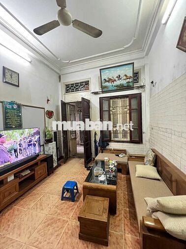 Cần cho thuê tầng 3 nhà phố trần khát chân