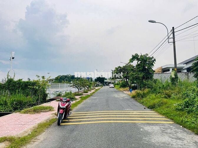 ĐẤT NGAY CHỢ VIỆT KIỀU, DT 10,9M X 31M, SỔ SẴN GIÁ 750 TRIỆU, BỚT LỘC