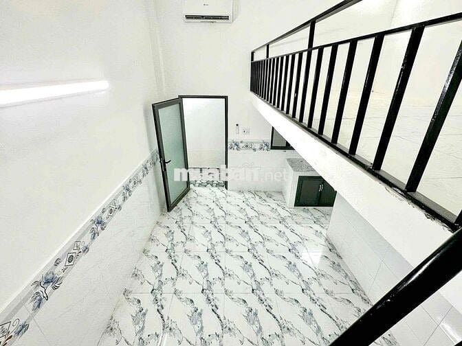 DUPLEX NGAY NGÃ 4 BỐN XÃ - GẦN ĐẦM SEN - ĐẦY ĐỦ TIỆN NGHI