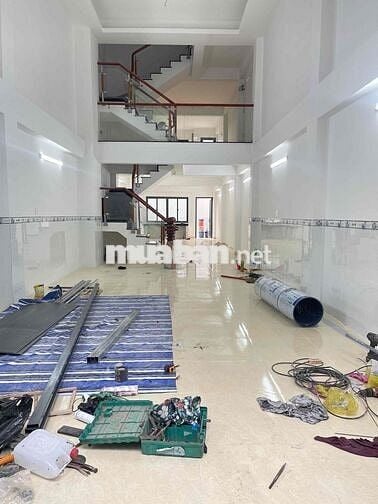 Nhà Mới Xây Đg 7m sát Mặt Tiền: 4.5x25m , trệt lửng 2 lầu