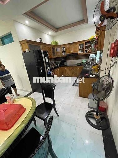 GẤP BÁN GIẢM NGAY 500tr Lê văn lương -hẻm 12m xe tải tránh - dt 162m2