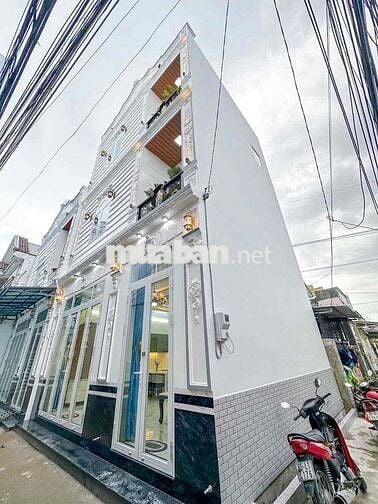 NHÀ BÁN HẼM 11 ĐA KHOA TRUNG UONG NGUYEN VAN LINH