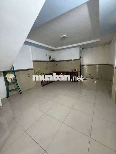 Nhà mặt tiền 99 m  hẻm thông _ Đường Đê bao Ấp 2 đường võ văn vân vlb