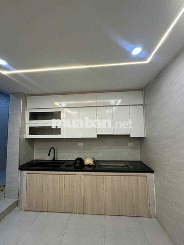 Kinh doanh căn tập thể phố Quỳnh Mai nhà đẹp oto đỗ cửa 2 thoáng 80m t
