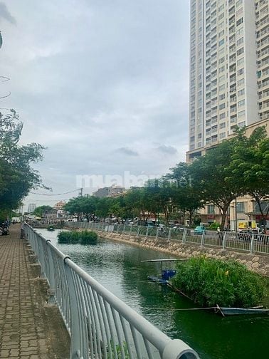 ĐỊNH CƯ BÁN GẤP - NHÀ GÓC 2 MT Kim Biên Q5 - đối diện công viên - Diện