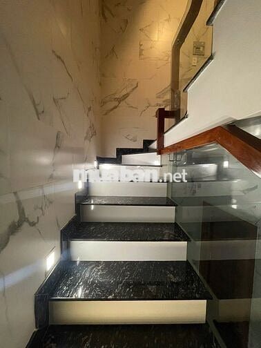 Mặt tiền khu chợ vải Phú thọ hòa ngang 8m1 4 tầng giá 6.7 tỷ