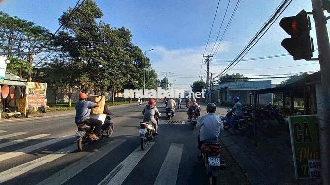 Cần tiền bán gấp nhà Đặng Thúc Vịnh.