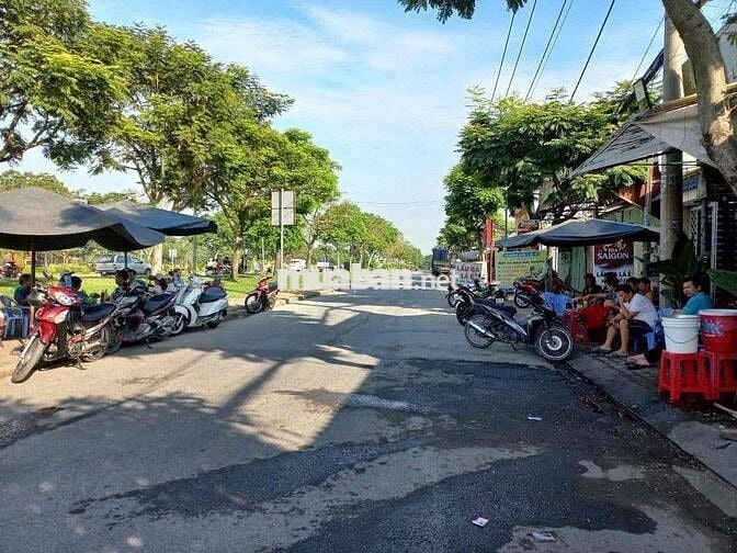 Cần tiền bán gấp nhà Đặng Thúc Vịnh.