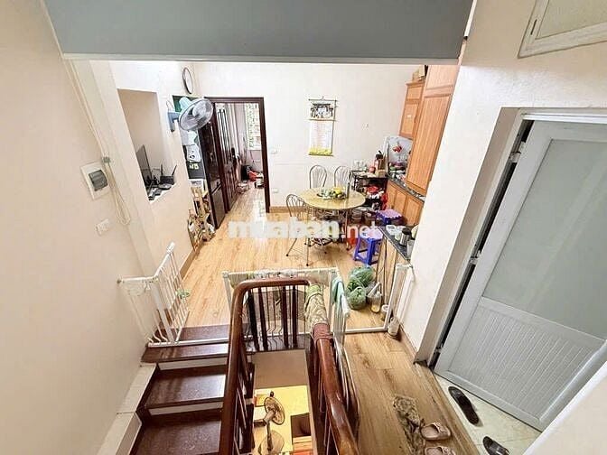Bán nhà GIẢNG VÕ, DT 40m2, NGÕ RỘNG, GẦN PHỐ, DÂN XÂY, THANG MÁY