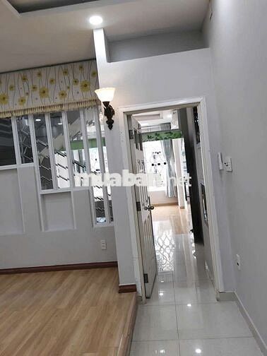 Nhà 4 x 16, đúc 3 tấm , hẻm xe hơi 1/ đường Thống nhất ,p10,15tr tháng