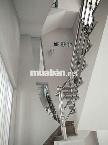 Nhà 4 x 16, đúc 3 tấm , hẻm xe hơi 1/ đường Thống nhất ,p10,15tr tháng