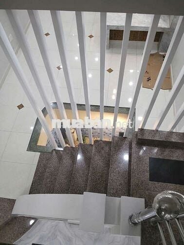 Nhà 4 x 16, đúc 3 tấm , hẻm xe hơi 1/ đường Thống nhất ,p10,15tr tháng