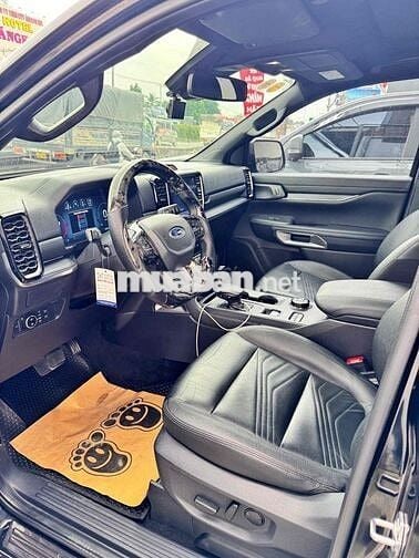 Ford Everest Titanium 2 cầu 2023 sơn zin 100%