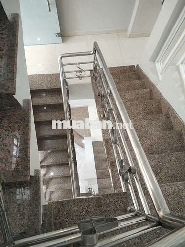 Nhà 4 x 16, đúc 3 tấm , hẻm xe hơi 1/ đường Thống nhất ,p10,15tr tháng