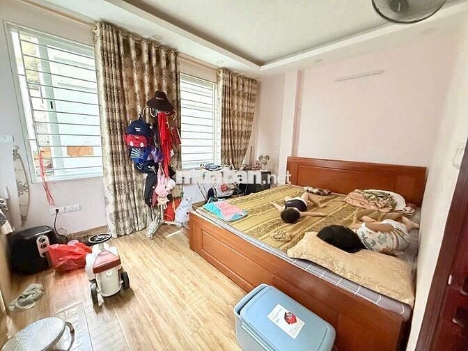 Bán nhà GIẢNG VÕ, DT 40m2, NGÕ RỘNG, GẦN PHỐ, DÂN XÂY, THANG MÁY