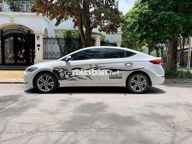 Hyundai Elantra 2018 bản full 2.0AT