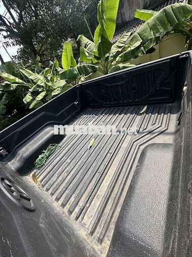 Toyota Hilux 2016 2.5E 4x2 MT - 200000 km