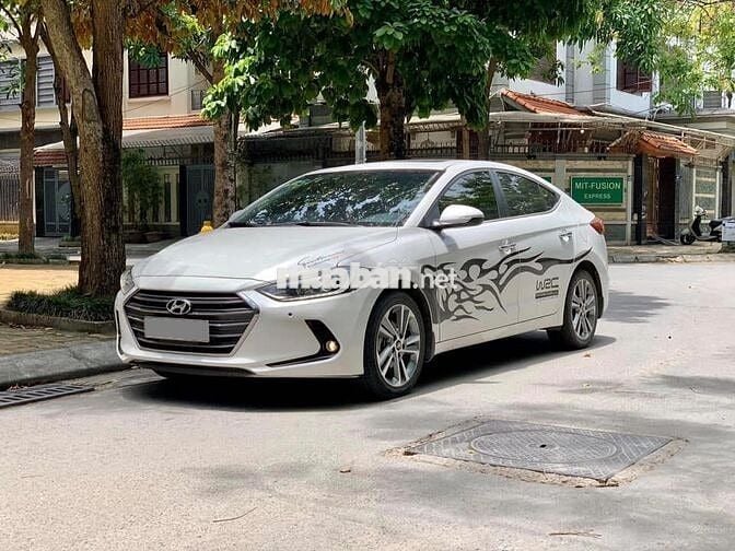Hyundai Elantra 2018 bản full 2.0AT