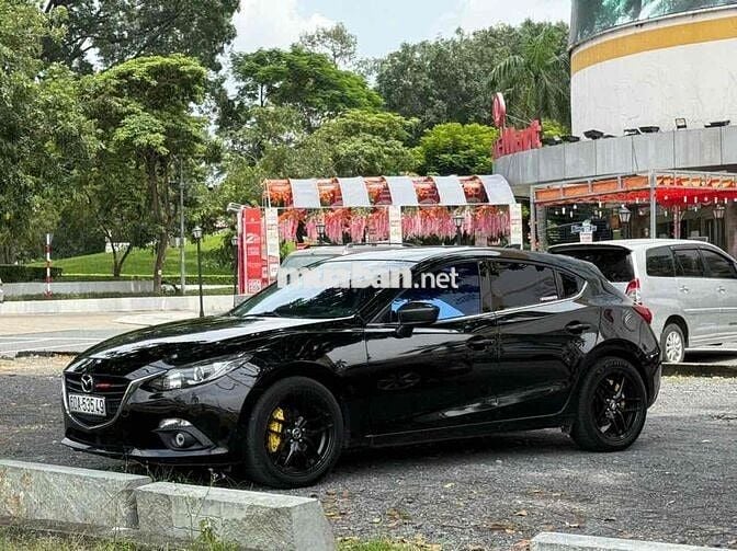 Mazda 3 2016 1.5 AT Hatchback - 80000 km