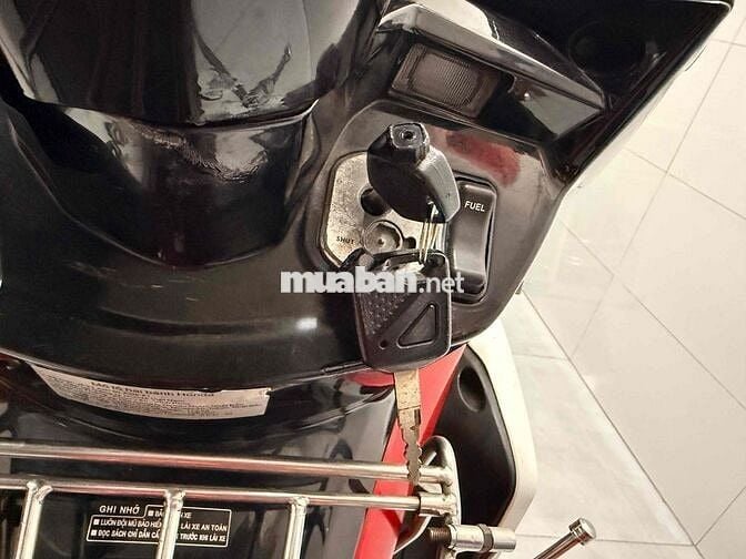 Honda Ab 8/2011 ngay chủ ký giấy - xe bao keng