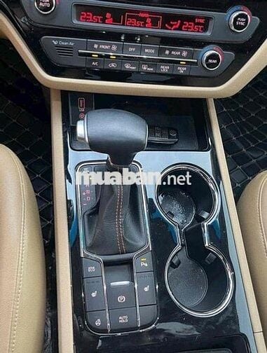 Kia Sedona 2019 Luxury D - 78000 km