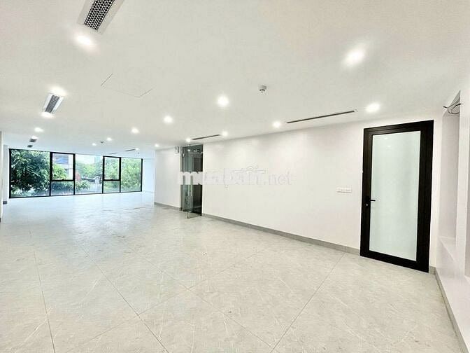 Văn phòng Trần Thái Tông 120m² – 23 triệu/tháng