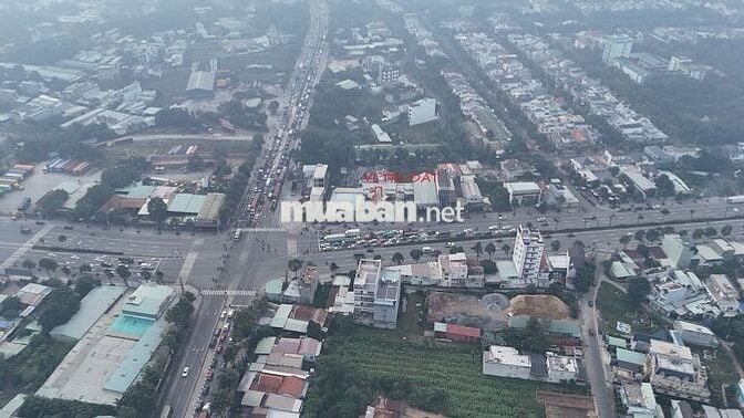 10.4 MẶT TIỀN PHẠM NGỌC THẠCH NGAY NGÃ 4