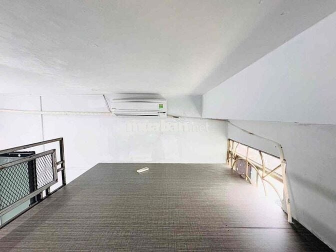trống 1p duplex cửa sổ trời có máy lạnh ở được 4 người 4 xe
