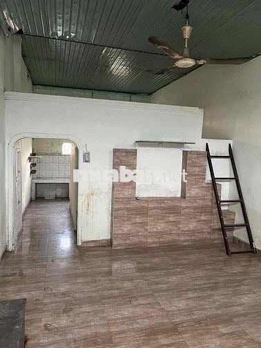 Nhà ở khu dân cư đông đúc, hẻm 3m , cách võ văn Vân 100m,