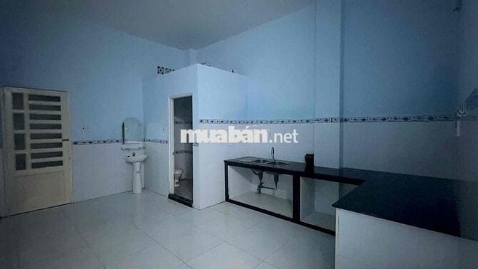 CHO THUÊ NHÀ MẶT TIỀN HUỲNH THỊ MÀI - SÂN ĐẬU XE HƠI