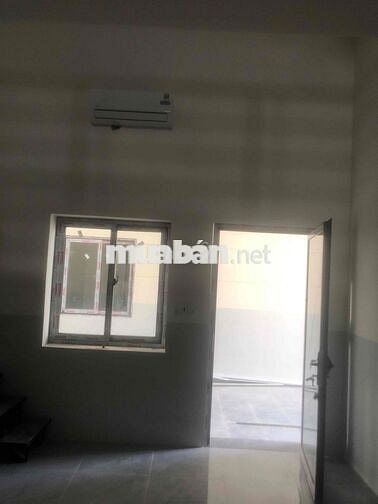 phòng mới xây DT 42m cách trường ĐHTDM 200m