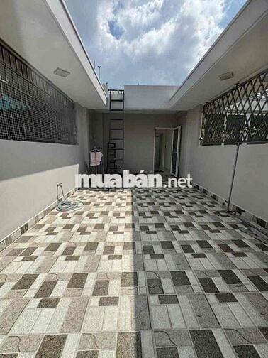 Bán nhà mặt tiền đối diện công viên Khu Bình Phú Q6